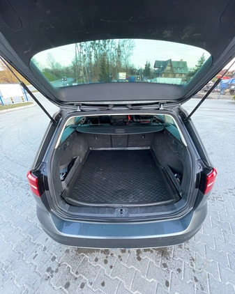 Volkswagen Passat cena 58000 przebieg: 368000, rok produkcji 2017 z Dzierzgoń małe 254
